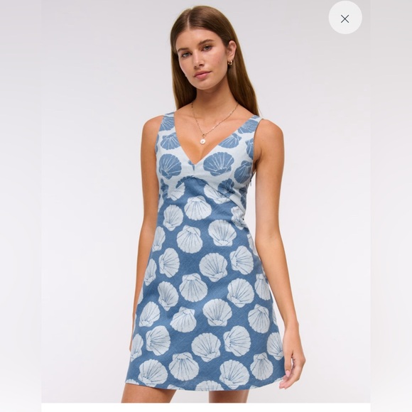 Abercrombie & Fitch Blue and White Shell Print Mini Dress - Picture 1 of 2